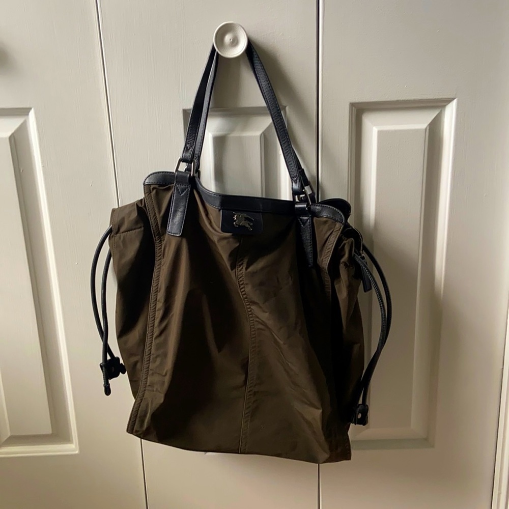 Burberry shoulder bag army green